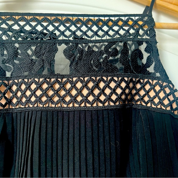 Adelyn Rae Nia Woven Pleated A-Line Dress. LBD Size XS - Picture 5 of 6